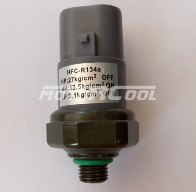 Датчик давления Toyota, OE: 88645-60020; UNF Male. HP: 27 kgf/cm2 Off, MP: 13.5 kgf/cm2 On LP: 2.1 kgf/cm2 Off, HFC-R134a
